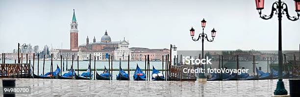 Gondolas San Marco Venecia Foto de stock y más banco de imágenes de Panorama urbano - Panorama urbano, Venecia - Italia, Aire libre