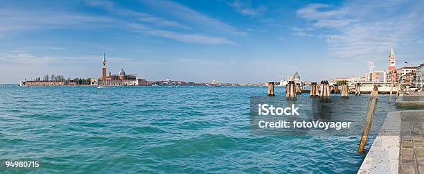 Blue Laguna Wenecja - zdjęcia stockowe i więcej obrazów Bez ludzi - Bez ludzi, Brzeg wody, Dzielnica nadbrzeżna