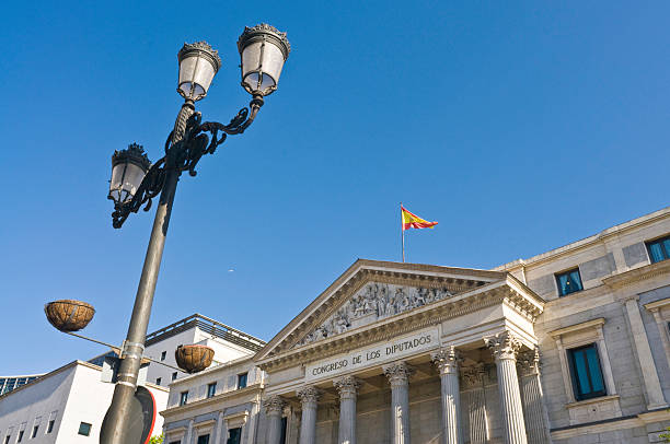 parlamento spagnolo madrid - column corinthian madrid europe foto e immagini stock