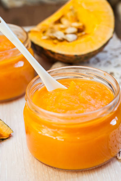 istock Organic pumpkin puree. Baby food. 949850254