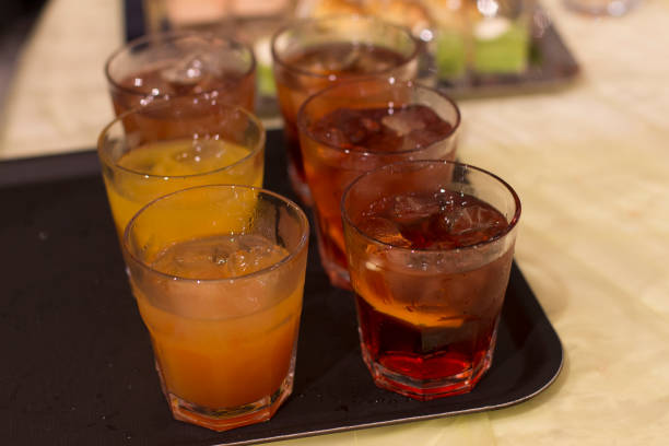 istock Cocktails on a tray 949850872