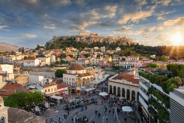 플라카, 아테네, 그리스의 오래 된 마에 일몰 - acropolis 뉴스 사진 이미지