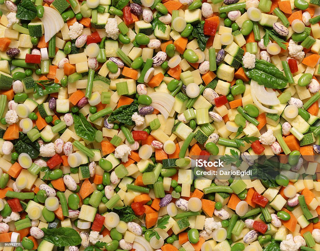 Zuppa di verdure fresche di cibo - Foto stock royalty-free di Minestrone