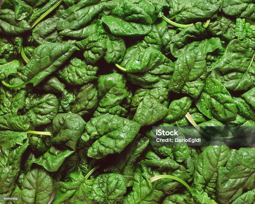 Spinaci freschi sfondo - Foto stock royalty-free di Freschezza