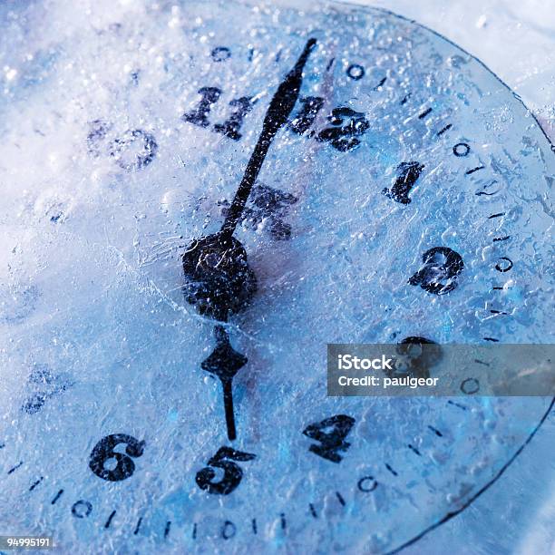 Photo libre de droit de Temps Froid banque d'images et plus d'images libres de droit de 5 heures - 5 heures, Aiguille de montre, Angle