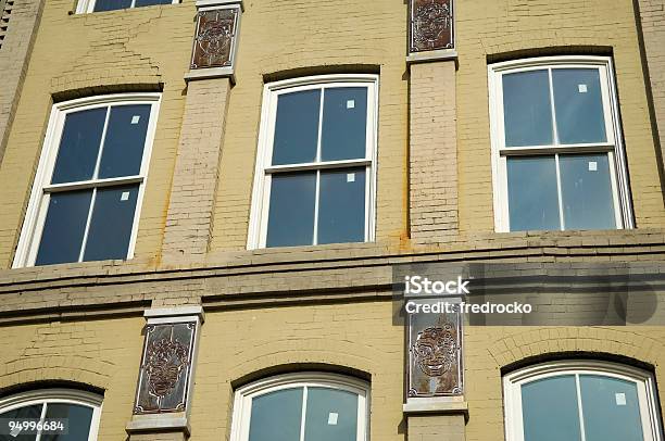 Photo libre de droit de Bureaux Building banque d'images et plus d'images libres de droit de Fenêtre - Fenêtre, New York City, Établissement scolaire