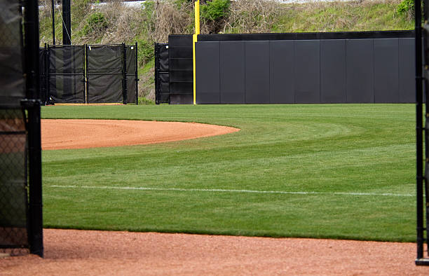 бейсбол - baseball baseline base infield стоковые фото и изображения