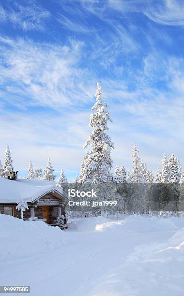 Photo libre de droit de Cabane Dans La Forêt banque d'images et plus d'images libres de droit de Laponie suédoise - Laponie suédoise, Hiver, Laponie finlandaise