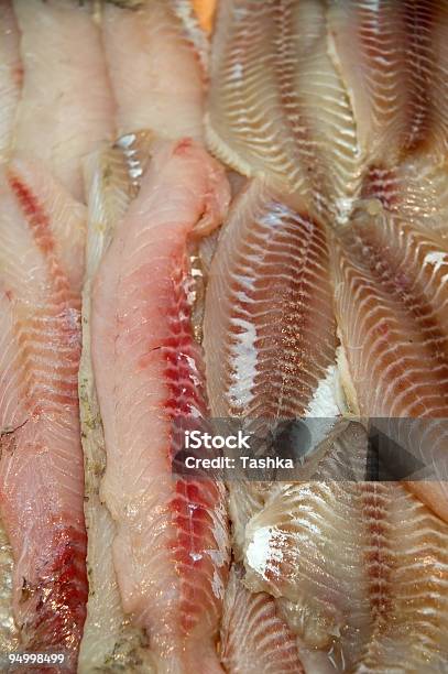 Tilapia フィレ肉 - まぶしいのストックフォトや画像を多数ご用意 - まぶしい, カラー画像, スーパーマーケット