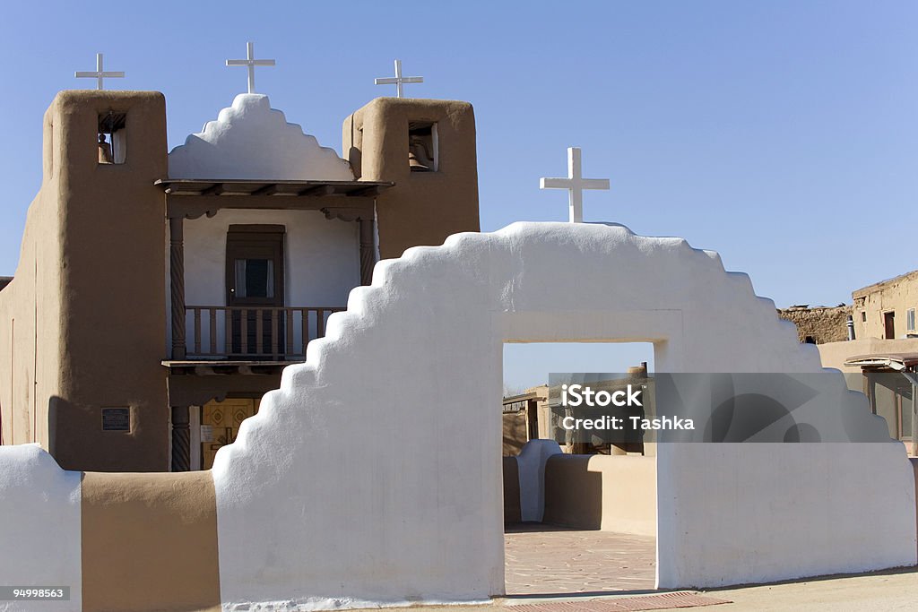 Taos Pueblo chiesa - Foto stock royalty-free di Architettura
