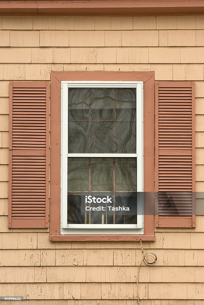 Красочный Старый окно - Стоковые фото Антиквариат роялти-фри