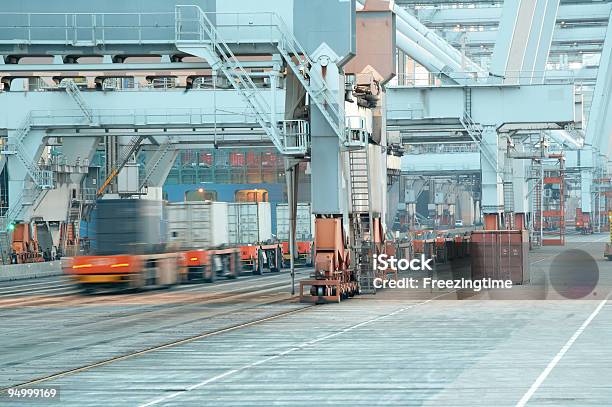 트롤리 밑에 잔점박이 크레인 Gantry Crane에 대한 스톡 사진 및 기타 이미지 - Gantry Crane, 건설 플랫폼, 교통수단