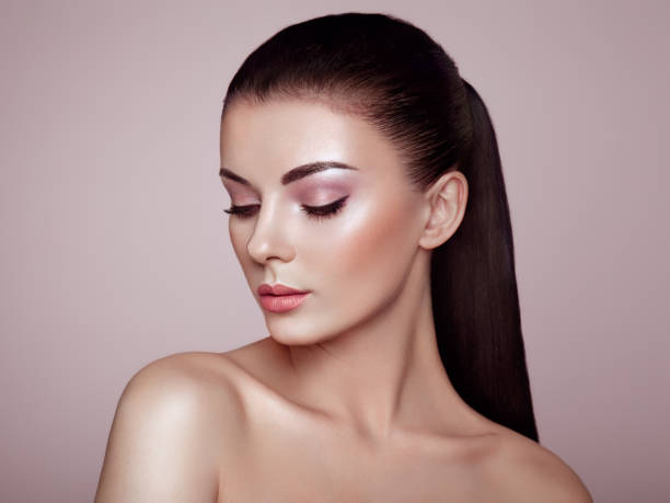 istock Beautiful woman face 950000394
