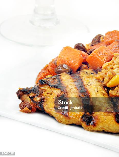 Marokkanische Gegrilltes Hühnchen Mit Karotten Stockfoto und mehr Bilder von Erfrischung - Erfrischung, Farbbild, Fleisch
