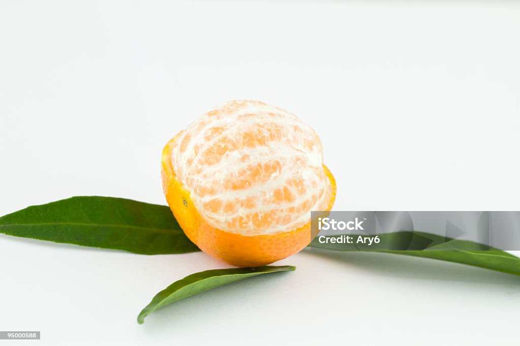 Agrumi mandarino isolato su sfondo bianco - Foto stock royalty-free di Agrume