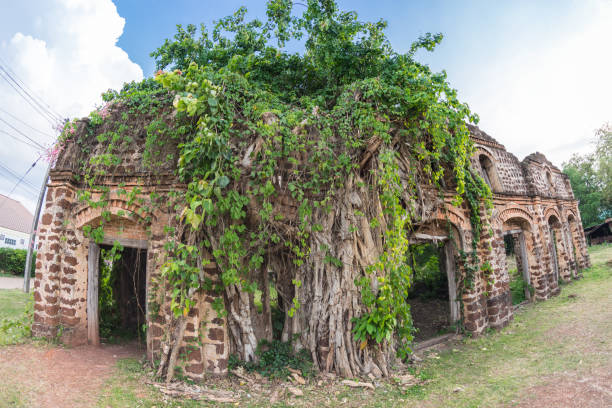 istock Old House of Ban -Tharae Catholic community 950034778