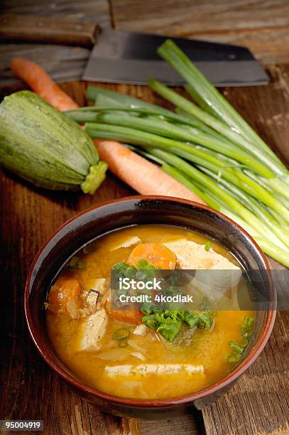 Zuppa Di Miso - Fotografie stock e altre immagini di Carota - Carota, Cibi e bevande, Cibo