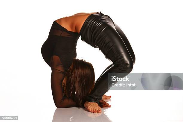 Ragazza Di Stretching Flessibile - Fotografie stock e altre immagini di Acrobata - Acrobata, Adulto, Attività