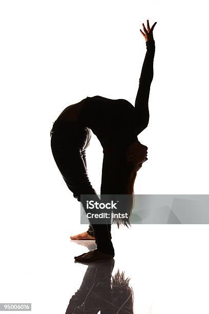 Flexible Frau Stretchingsilhouette Stockfoto und mehr Bilder von Abstrakt - Abstrakt, Akrobat, Aktivitäten und Sport