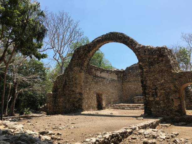 istock Ruin site Oxtankah in Quintana Roo, Mexico 950089444