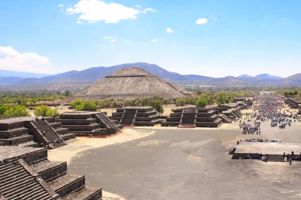 istock Pyramid of Sun, Teotihuacan, Mexico 950096036