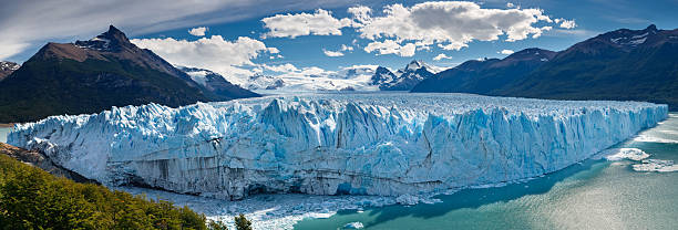 perito moreno-gletscher, patagonien, argentinien-panoramablick - serac stock-fotos und bilder