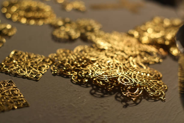 istock Golden small Jewlery 950119914