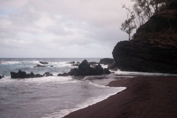 istock Coastline of Maui 950152098
