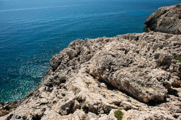skaliste wybrzeże na cyprze - 18635 zdjęcia i obrazy z banku zdjęć