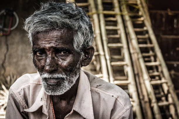 rural village dark skin indian old man - old men asian ethnicity indian culture imagens e fotografias de stock