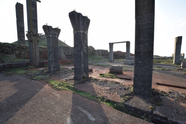 istock Ruins of the Levant Tin Mine Pendeen Cornwall 950292606