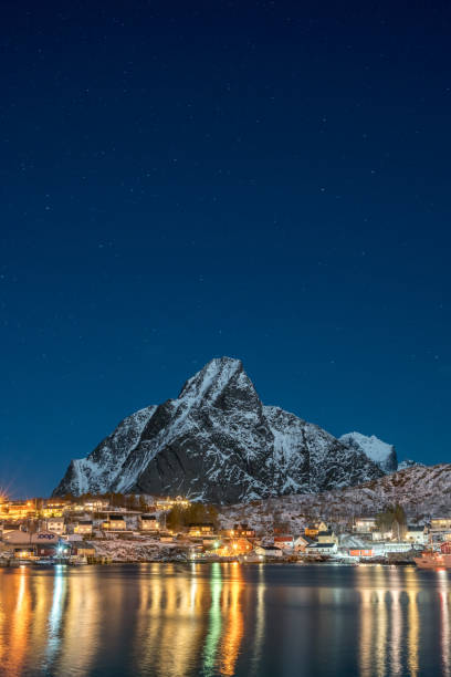 istock Night scene in Lofoten 950310718