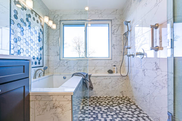 istock Luxury bathroom with Marble tile Surround 950319458