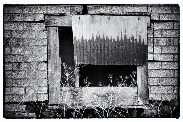istock Abandoned farmhouse in Vermont 950327398