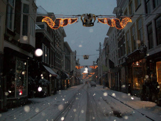 istock The Hague Shopping District View While Is Snowing In The Netherlands Europe 950332152