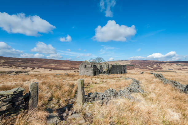 istock Derelict Edwardian Farmhouse 950335698