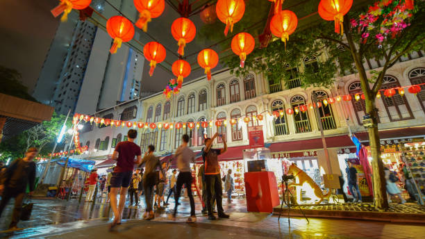 シンガポール中華街や旅行で中国の新しい年は、traviling をお楽しみください。 - temple singapore city singapore buddhism ストックフォトと画像