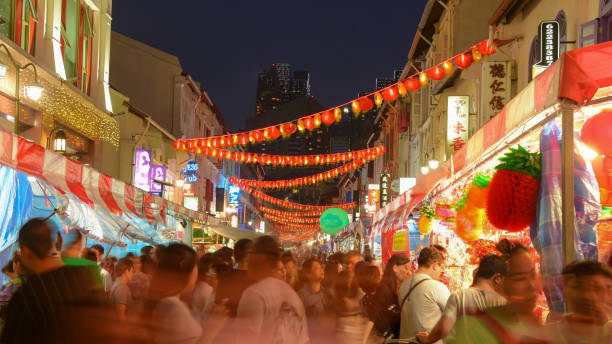 シンガポール中華街や旅行で中国の新しい年は、traviling をお楽しみください。 - temple singapore city singapore buddhism ストックフォトと画像