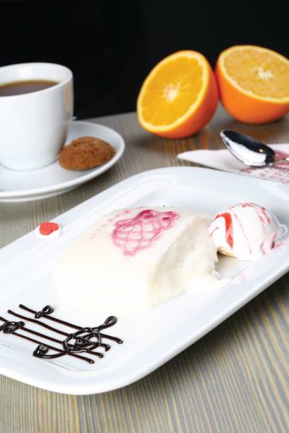 istock Chicken breast pudding - Turkish Milky Dessert 950348936