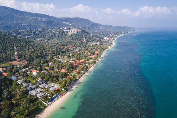 istock High Angle View Of Sea Against Sky 950403012