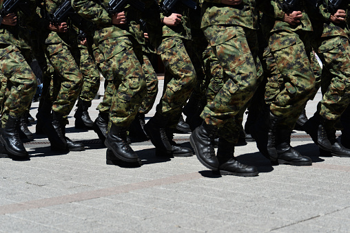 Soldados militares en el exterior de un desfile. photo