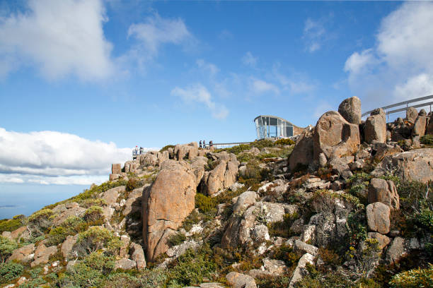 istock Pinnacle Observatioon Shelter - Mount Wellington Tasmania 950447524