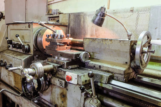 alte besen classic drehmaschine. metallbearbeitung. - drehbank gebraucht stock-fotos und bilder