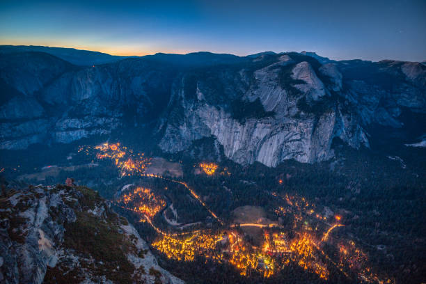istock Yosemite Valley at night, California, USA 950522346