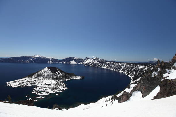 istock Crater Lake Volcano Oregon 950577374