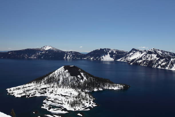 istock Crater Lake Volcano Oregon 950577886