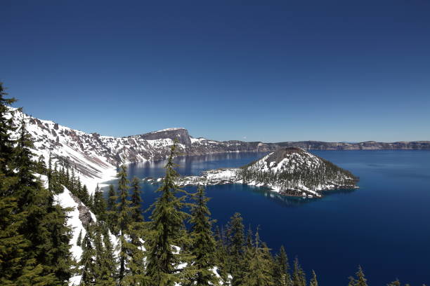 istock Crater Lake Volcano Oregon 950578872
