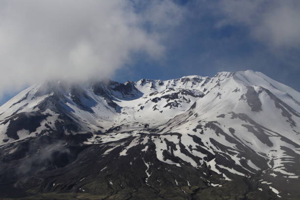 istock A beautiful View of Mount Saint Helens Area 950581052