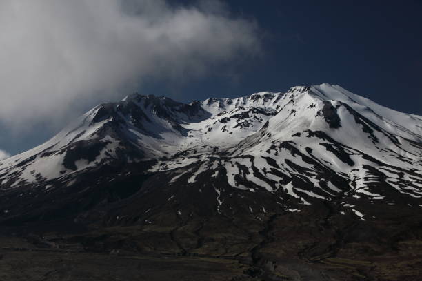 istock A beautiful View of Mount Saint Helens Area 950581180