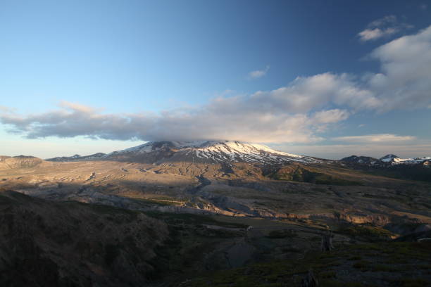 istock A beautiful View of Mount Saint Helens Area 950581216